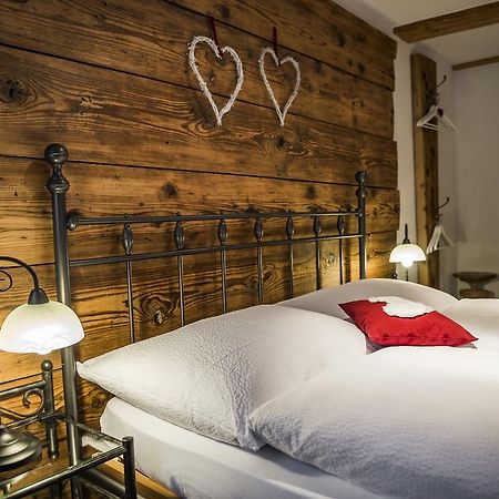 B3 Boutique-Bed&Breakfast Gsteigwiler Bagian luar foto