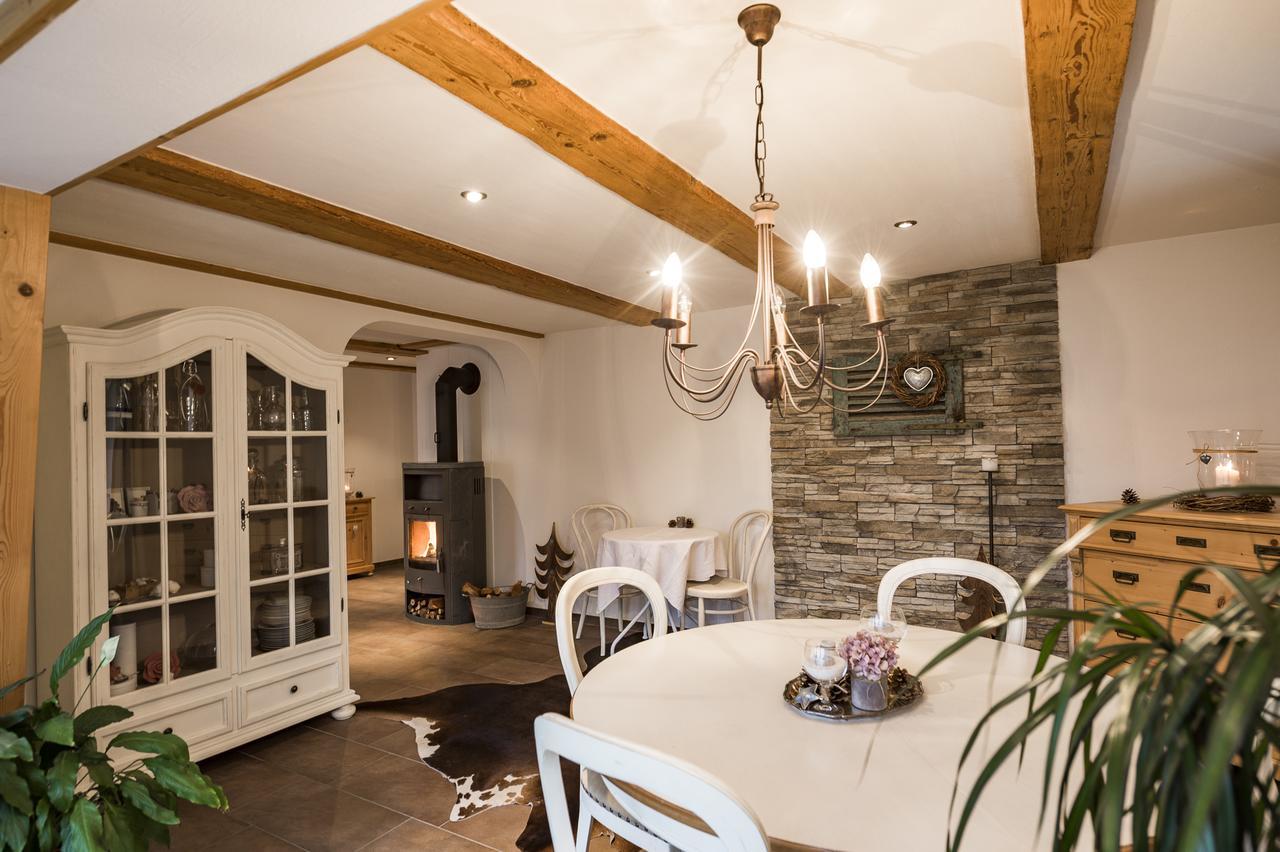 B3 Boutique-Bed&Breakfast Gsteigwiler Bagian luar foto